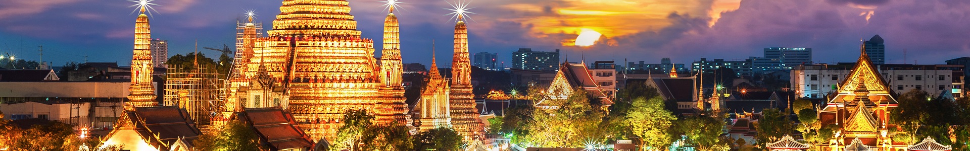 Wat Arun night view Temple in bangkok, Thailand..